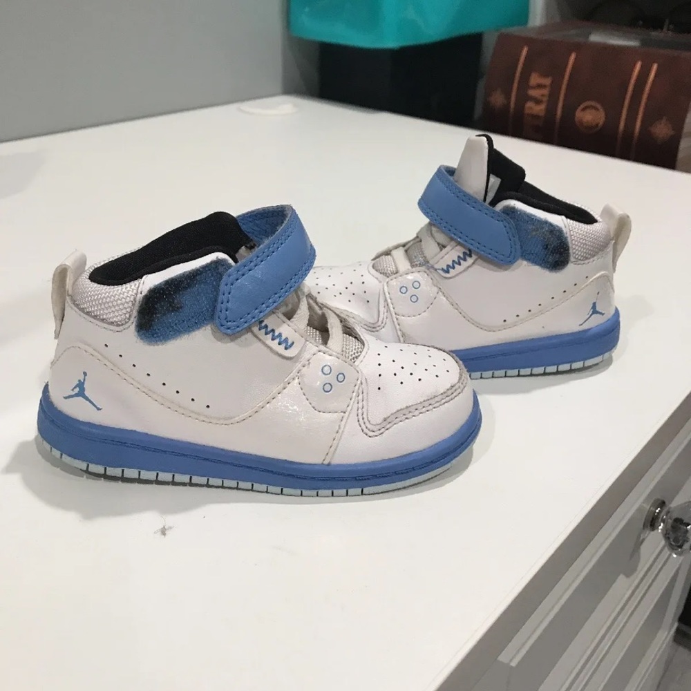 Jordan Sneaker baby size 8C  25 white with blue